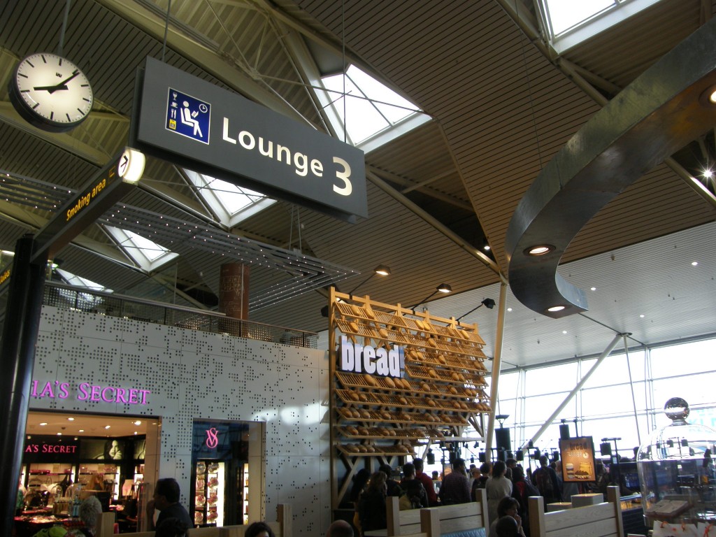 Bread! cafe is a central feature of Lounge 3